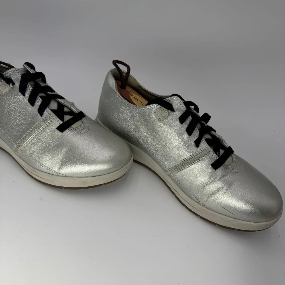 Revere‎ Crete Shoes Women 9M Silver Metallic Leather Comfort Slip *Blemishes 40